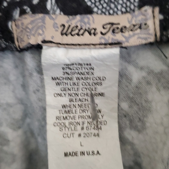 Ultra Teeze Black & White Mini Flare Skirt Juniors L - Picture 4 of 4